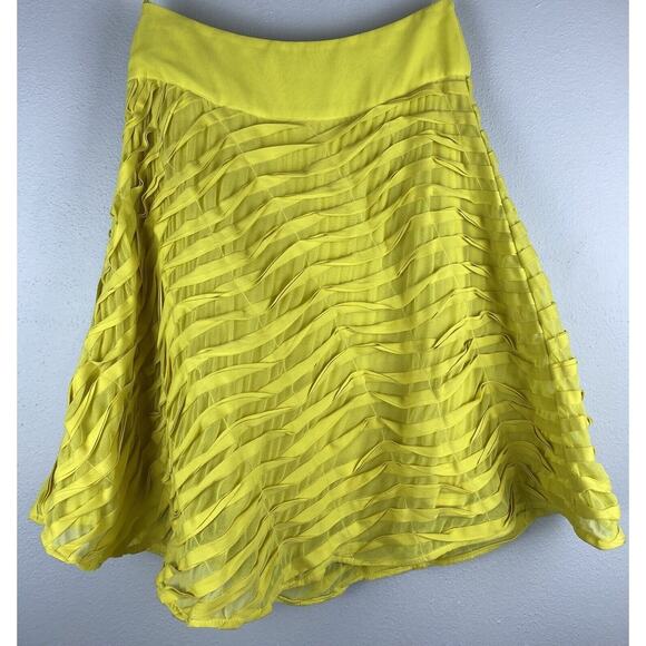 Reiss Dresses & Skirts - EUC Reiss Yellow Sz 2 A-Line Swing Skirt Textured Ruffle Wavy Line Pattern Zip